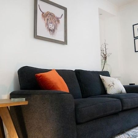 Central 2 Bedroom Luxury Home Close To River Ness Inverness Esterno foto
