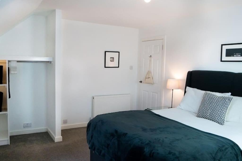 Central 2 Bedroom Luxury Home Close To River Ness Inverness Esterno foto